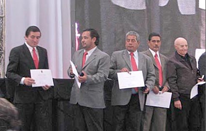 DIA DEL FUNCIONARIO SIN DISCURSOS DE ASOCIACIONES GREMIALES