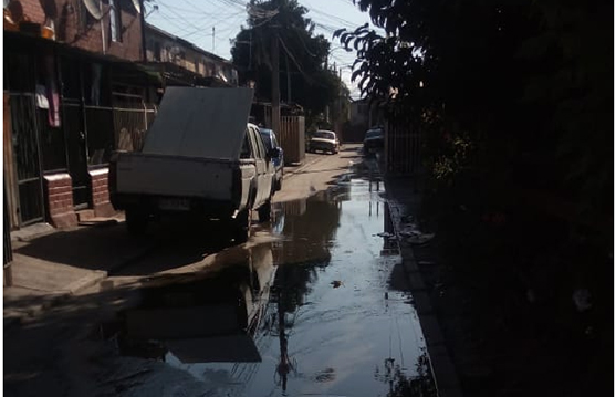 PROBLEMAS DE FILTRACIONES DE AGUA POTABLE DENUNCIAN VECINOS DE VILLA SAN LUIS 5