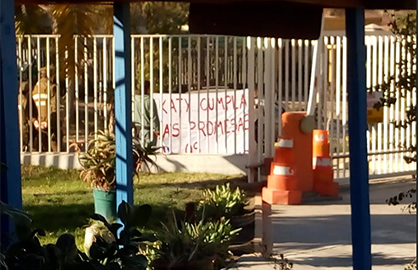 ﻿TRABAJADORES DE FERIAS GOLPEARON LA MESA Y FINALMENTE FUERON RECIBIDOS POR LA AUTORIDAD