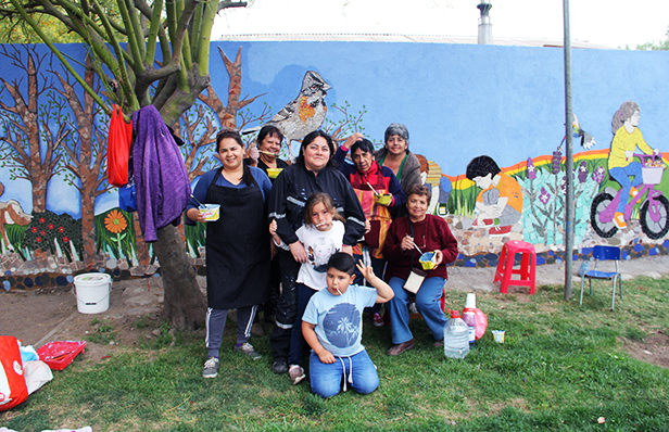 MURO ADORNA COSTADO DE LA PLAZA “EL APRENDIZAJE