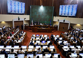 Aprueban reforma constitucional que restituye el voto obligatorio