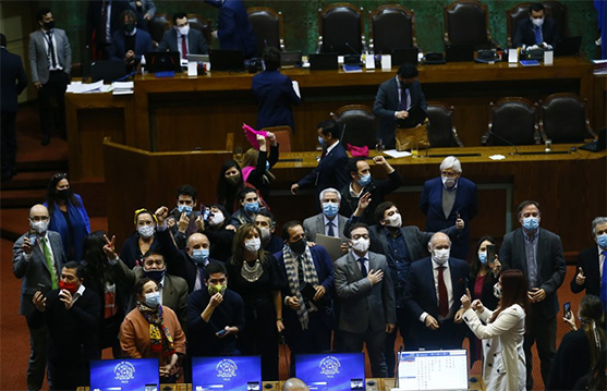 Despachan al Senado proyecto de retiro excepcional de fondos previsionales por pandemia