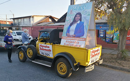 ALEJANDRA BUSTAMANTE CIERRA CAMPAÑA CON CARVANA DE SUS DOS COMANDOS