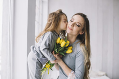 UN FRATERNAL SALUDO A LAS MADRES TRABAJADORAS DEL STH