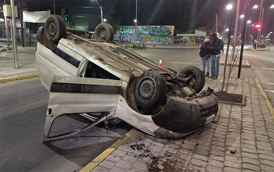 AUTO VOLCADO FRENTE AL TEMPO VOTIVO