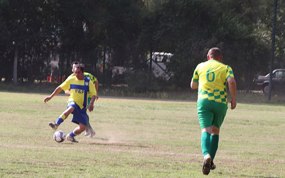 FLORIDA SUMO 5 PUNTOS ANTE 4 ALAMOS EN LA SENIOR