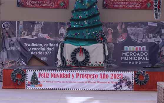 MERCADO MUNICIPAL ESPERA A LOS NIÑOS CON EL VIEJO PASCUAL