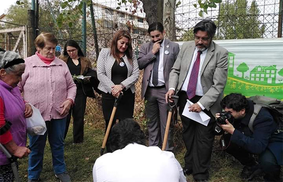 DIA DE LA TIERRA: VLADO  MIROSEVIC VISITA ECOBARRIOS MAIPU