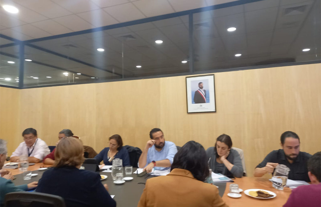 TRABAJADORES A HONORARIOS EN MESA TRIPARTITA