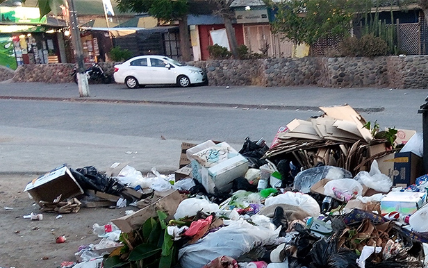 LA BASURA ES UNO DE LOS PROBLEMAS