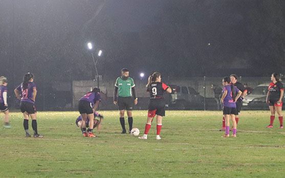 PATRONA Y MORIENTE  EN PARTIDO DE CAMPEONATO