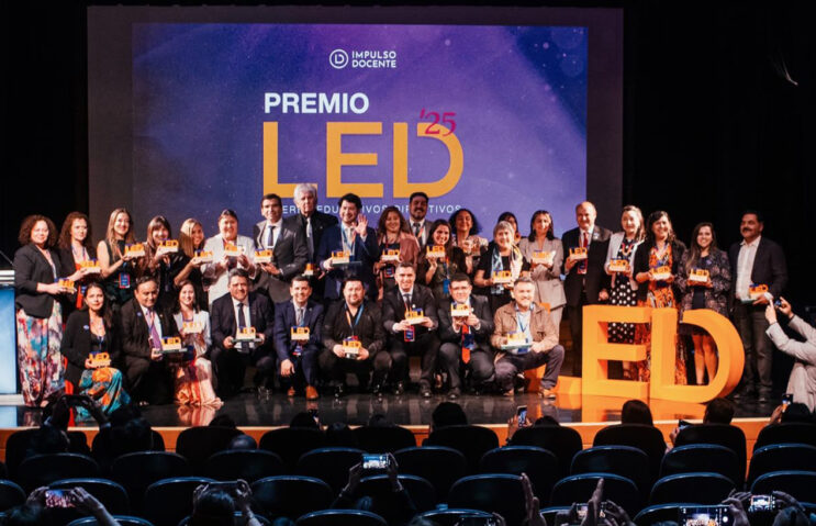 60 DOCENTES DE TODO CHILE SELECCIONADOS A PREMIOS LED