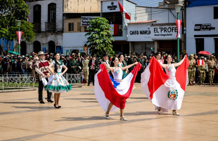 Tradicional contrapunto de bandas militares Chile – Perú