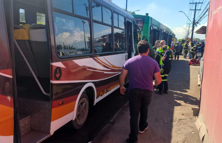 12 HERIDOS EN COLISION DE BUSES DE TRANSPORTE DE PASAJEROS