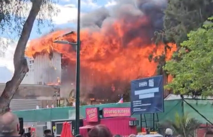INCENDIO EN TEATRO MUNICIPAL DE MAIPU