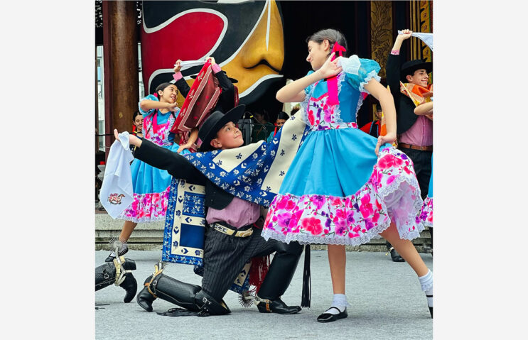 LOS MAIPUCITOS CONQUISTAN CHINA CON LA MAGIA DEL FOLCLOR CHILENO