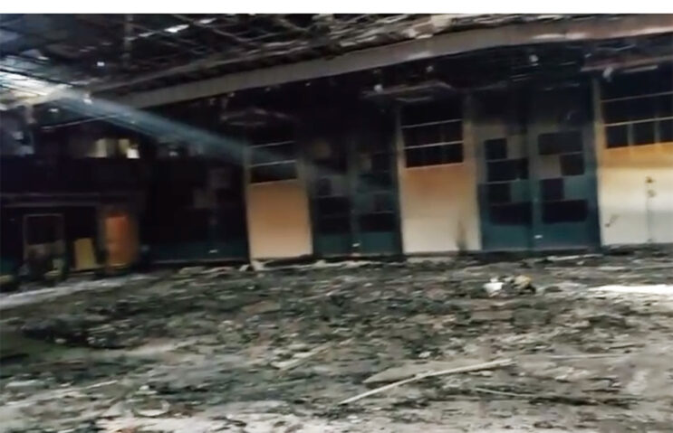 EL TEATRO MUNICIPAL INCENDIADO ESTA ENTRE LAS 13 OBRAS INCONCLUSAS